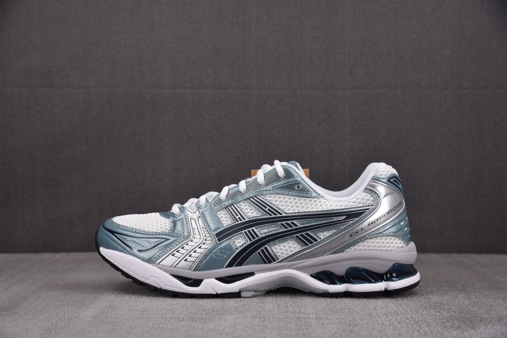 ASICS 尺码36-47

纯原版出品-ASICS Gel-Kayano 14 White Fjord