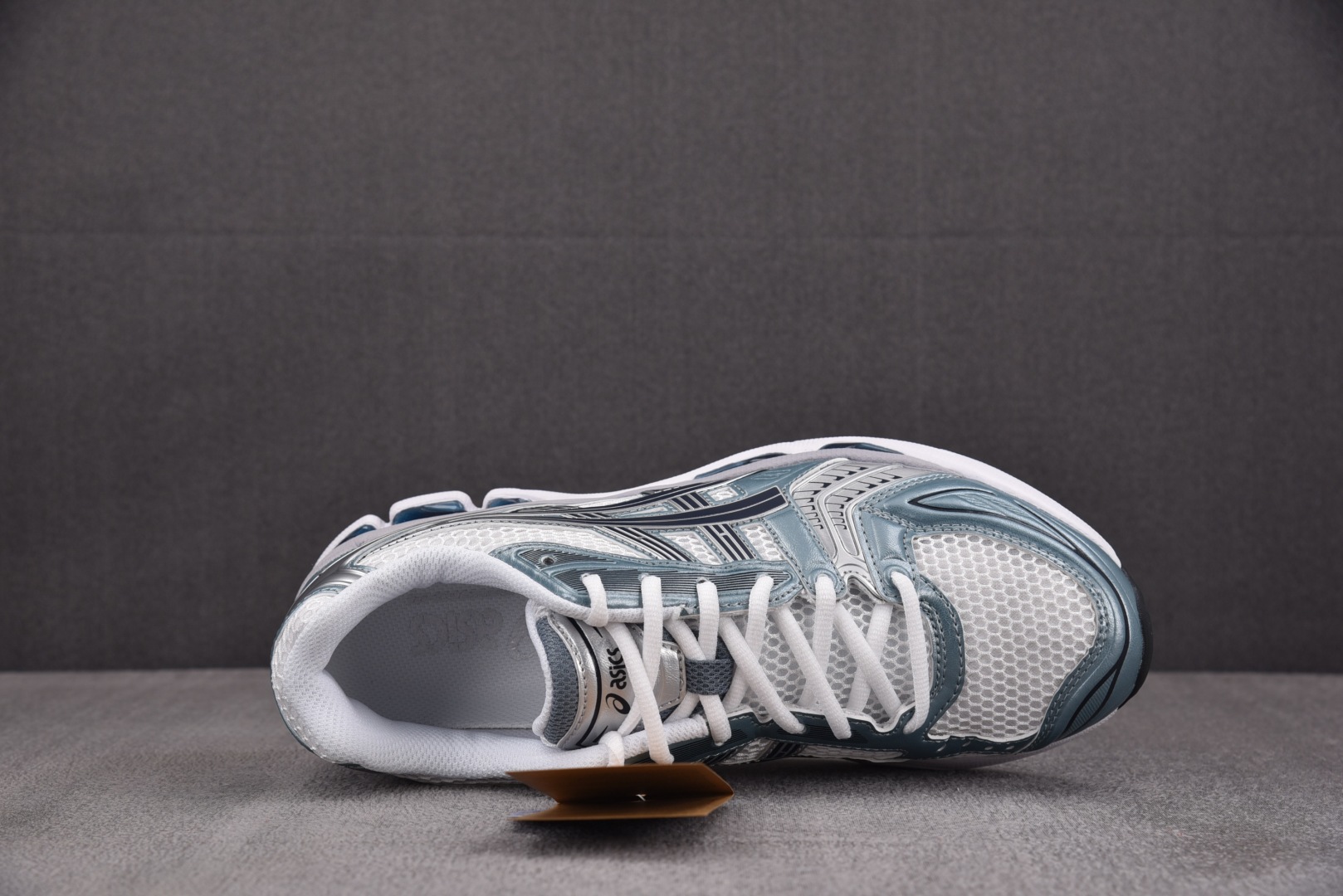 ASICS 尺码36-47

纯原版出品-ASICS Gel-Kayano 14 White Fjord
