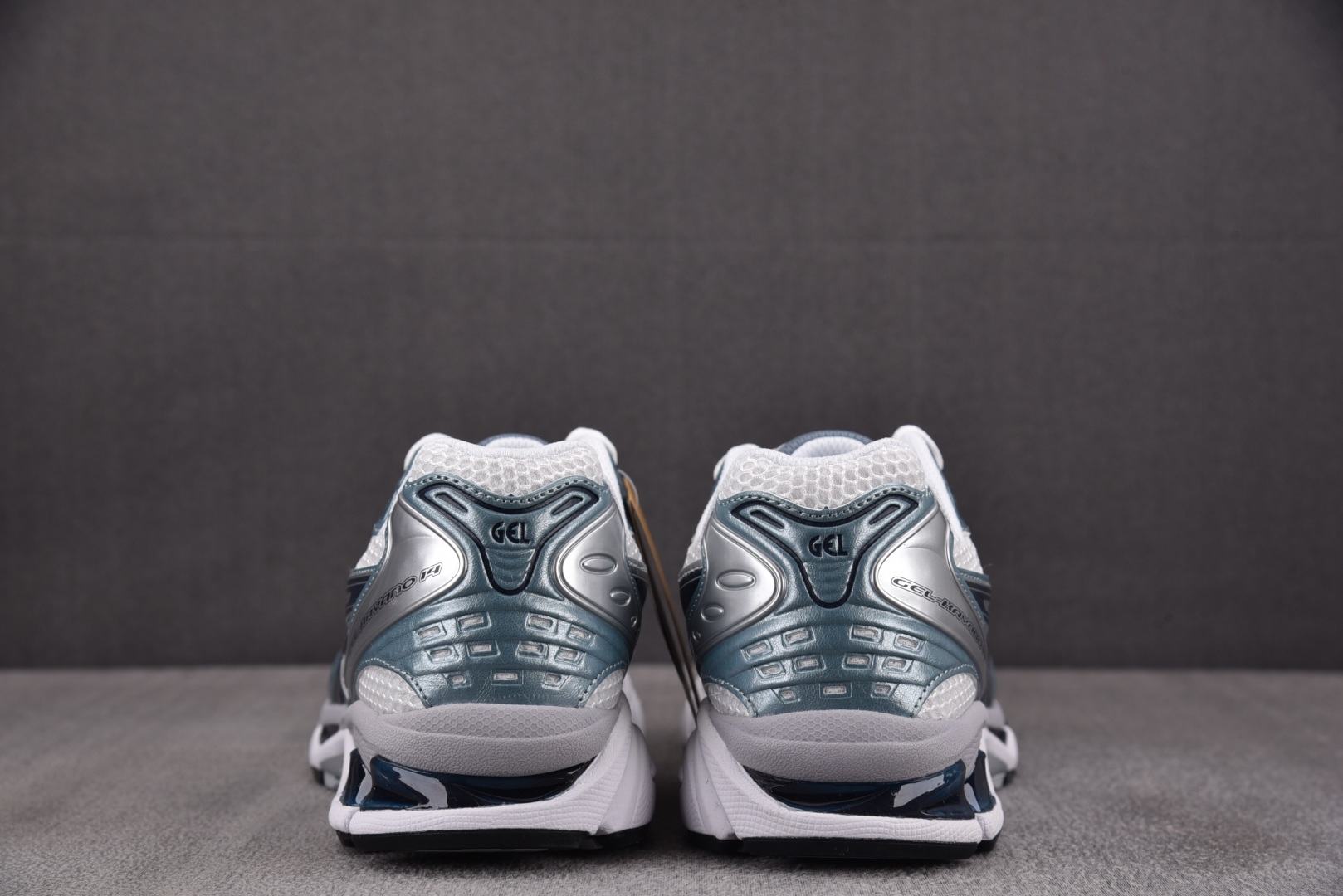 ASICS 尺码36-47

纯原版出品-ASICS Gel-Kayano 14 White Fjord