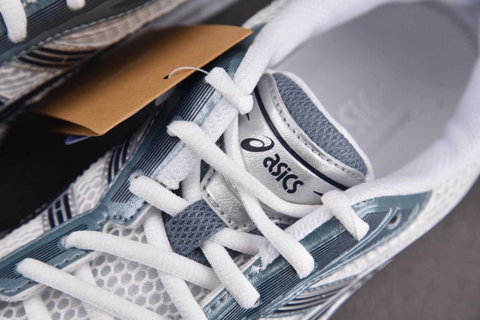 ASICS 尺码36-47

纯原版出品-ASICS Gel-Kayano 14 White Fjord
