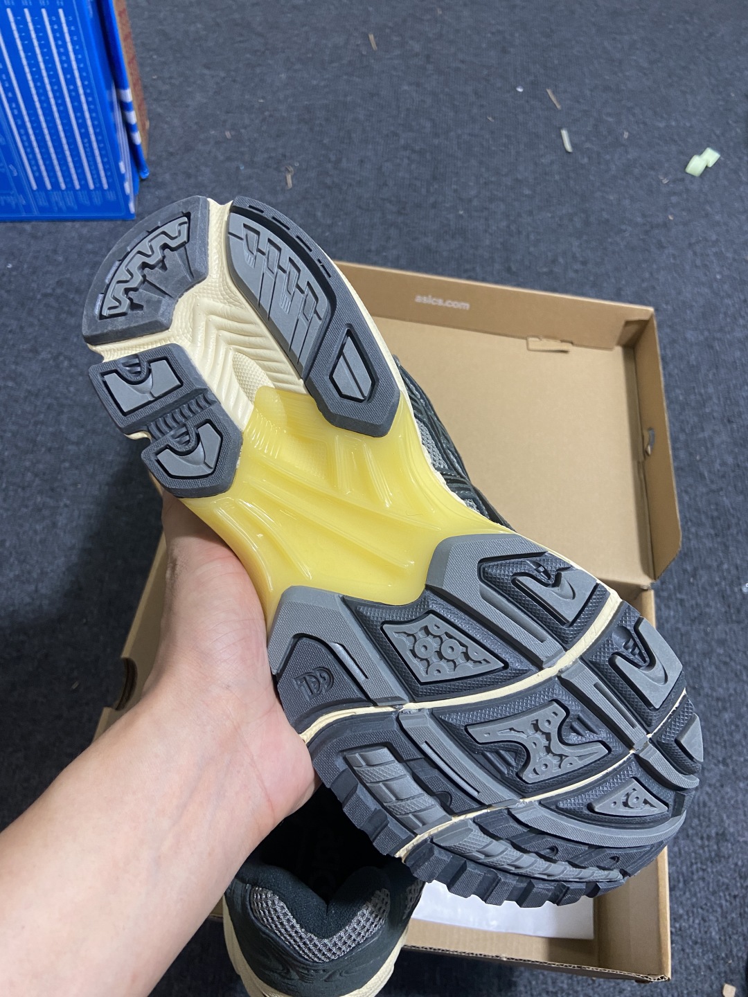   Asics 亚瑟士 GEL-Kayano 14 低帮运动休闲跑步鞋 1203A540-020 平台专
