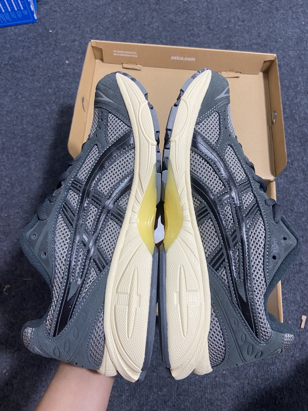   Asics 亚瑟士 GEL-Kayano 14 低帮运动休闲跑步鞋 1203A540-020 平台专