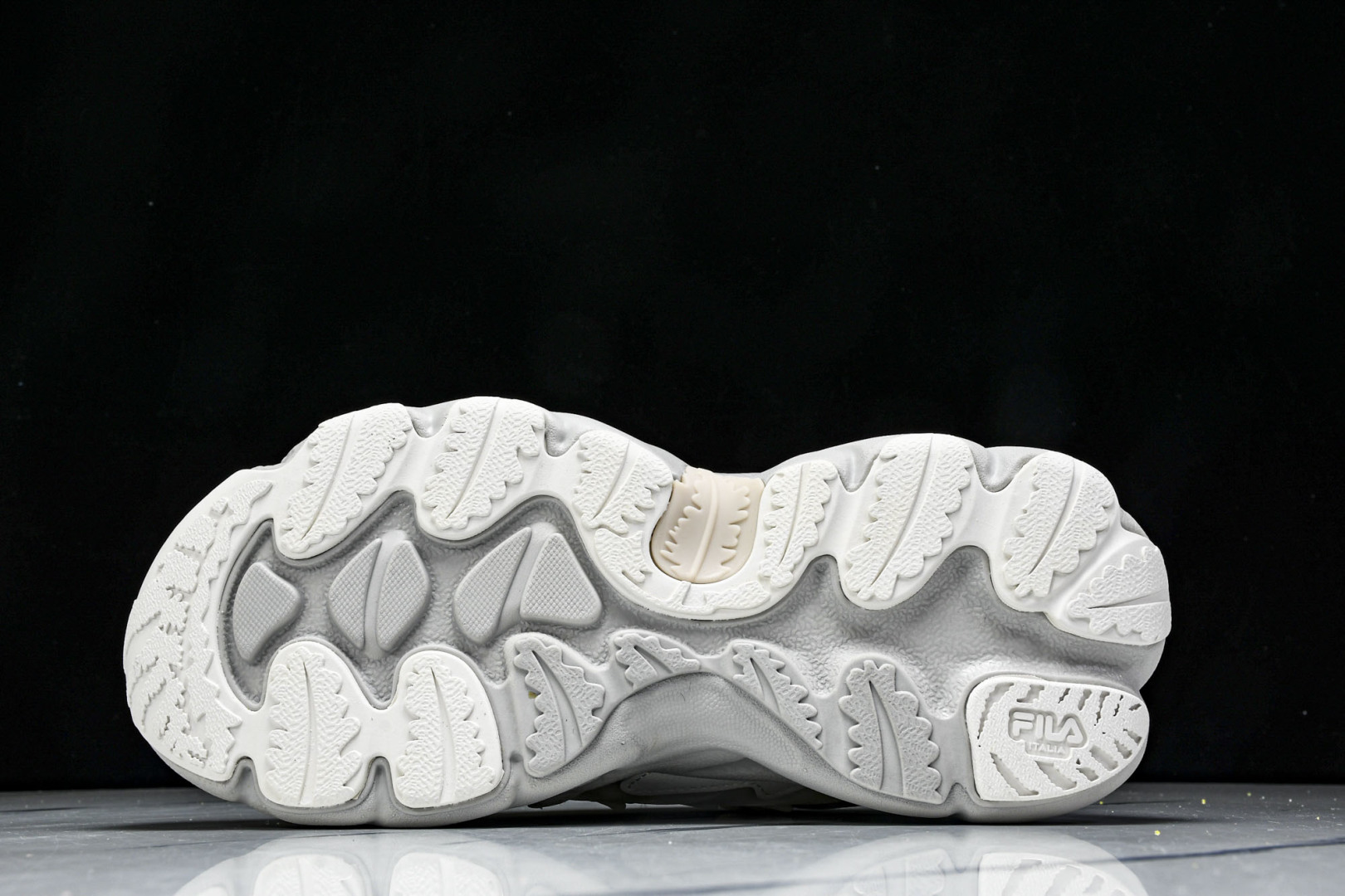  Fila Fusion 蕨草2.0 斐乐潮牌休闲老爹鞋 F12WFAB 尺寸 35.5 36 36.5