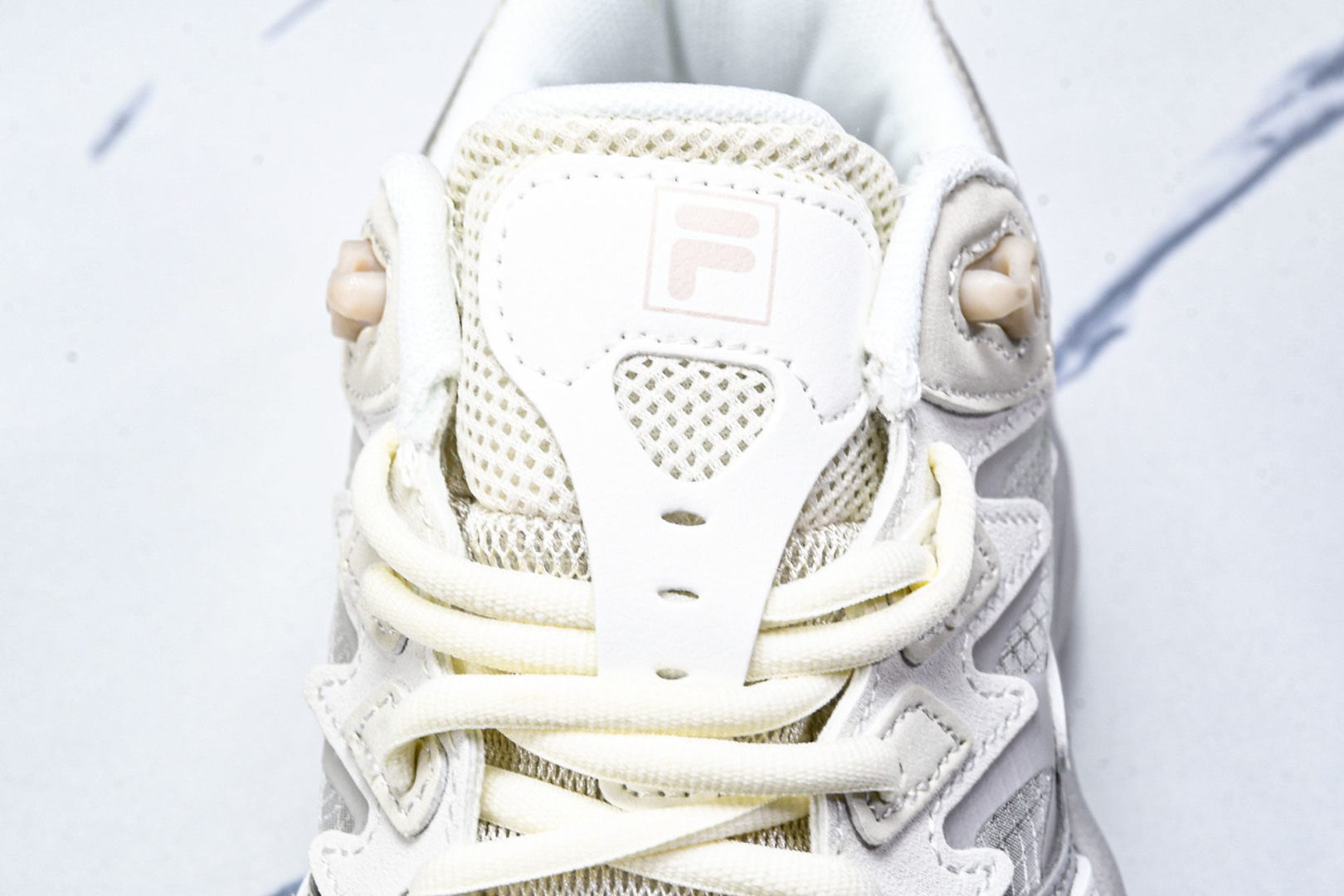  Fila Fusion 蕨草2.0 斐乐潮牌休闲老爹鞋 F12WFAB 尺寸 35.5 36 36.5