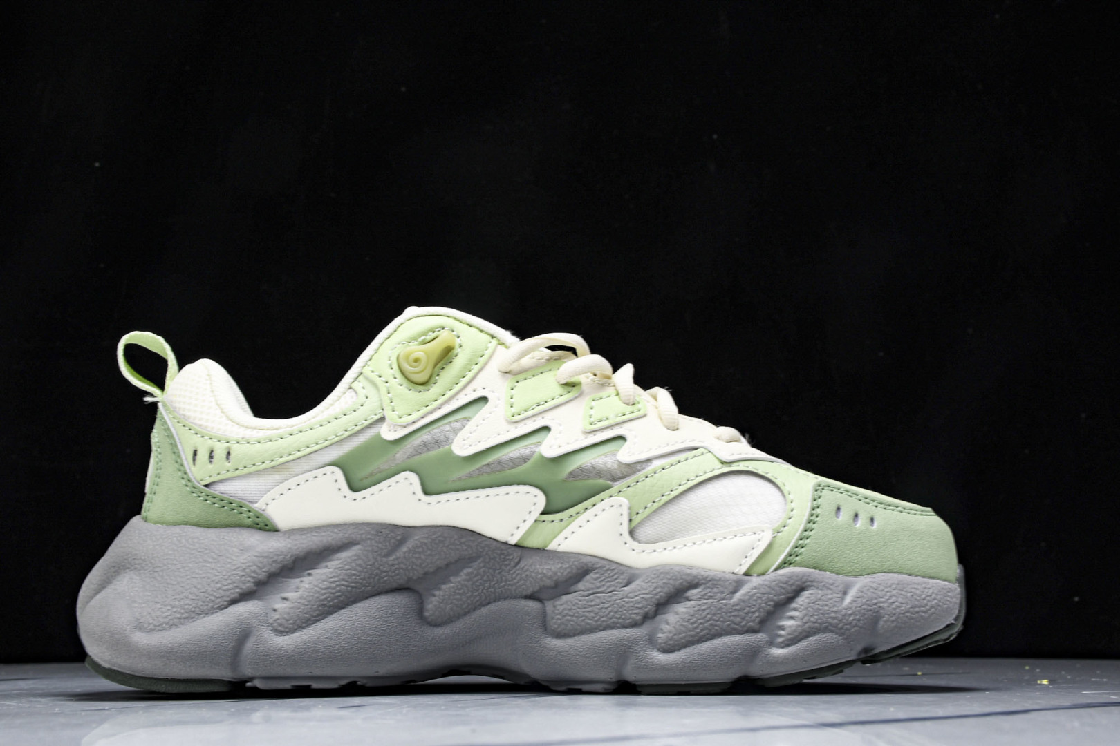  Fila Fusion 蕨草2.0 斐乐潮牌休闲老爹鞋 F12WFVA 尺寸 35.5 36 36.5
