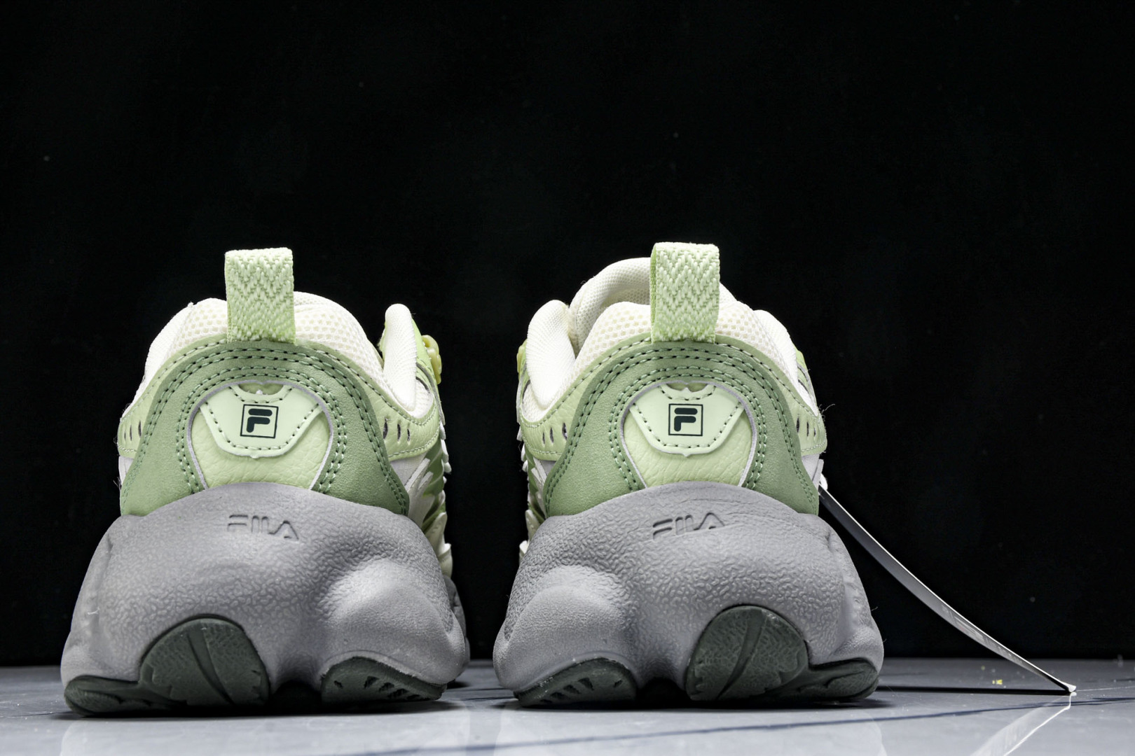  Fila Fusion 蕨草2.0 斐乐潮牌休闲老爹鞋 F12WFVA 尺寸 35.5 36 36.5