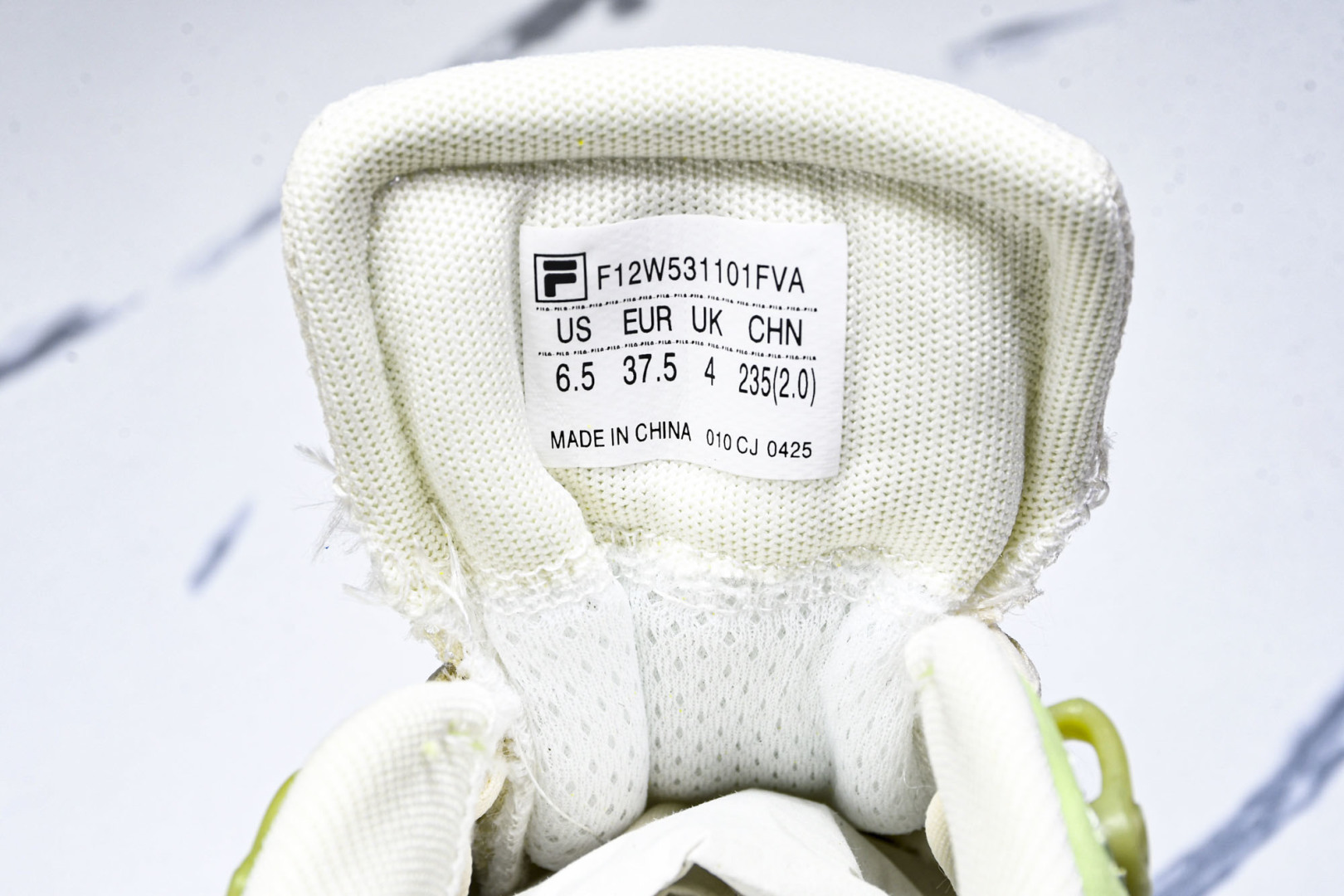  Fila Fusion 蕨草2.0 斐乐潮牌休闲老爹鞋 F12WFVA 尺寸 35.5 36 36.5