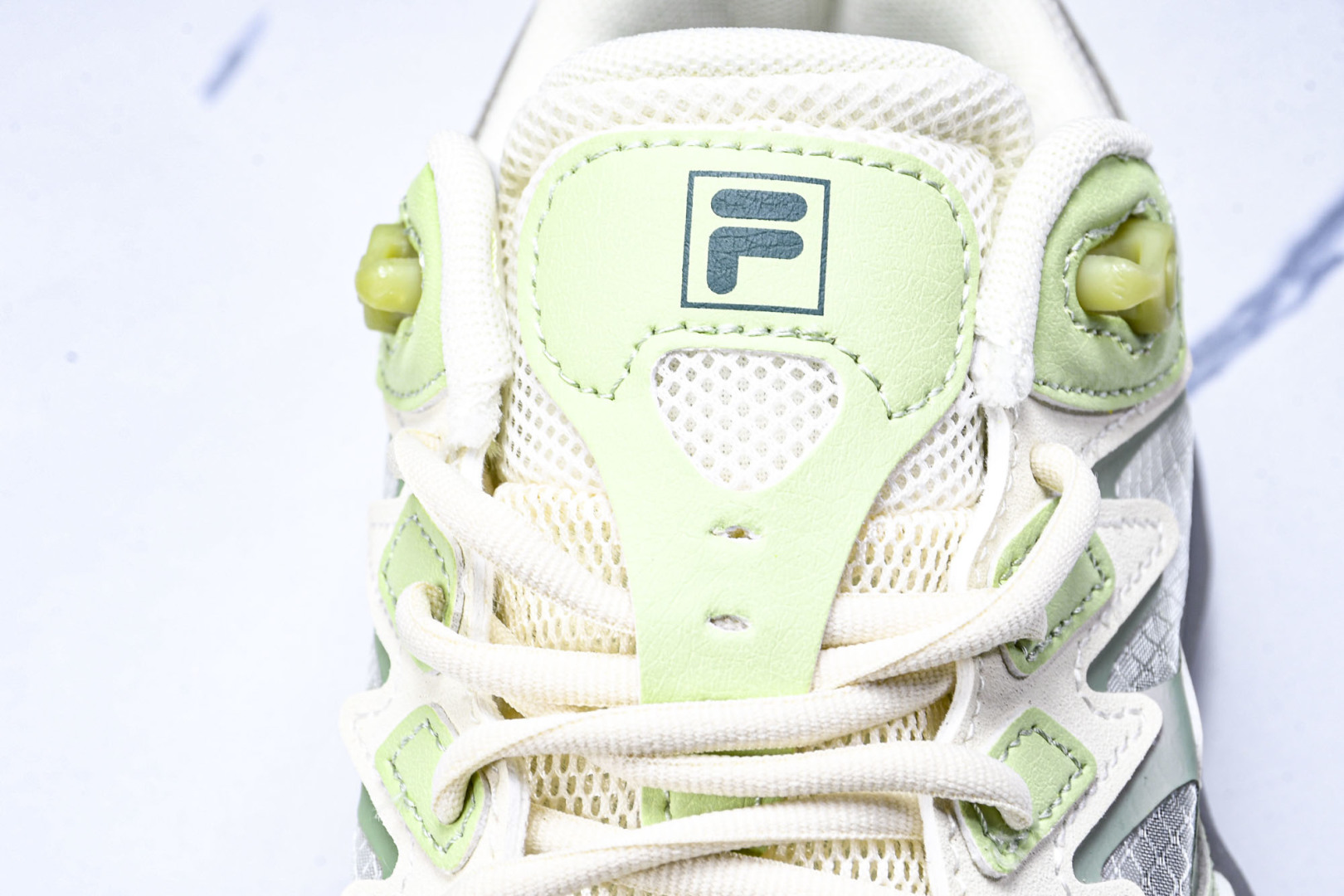  Fila Fusion 蕨草2.0 斐乐潮牌休闲老爹鞋 F12WFVA 尺寸 35.5 36 36.5