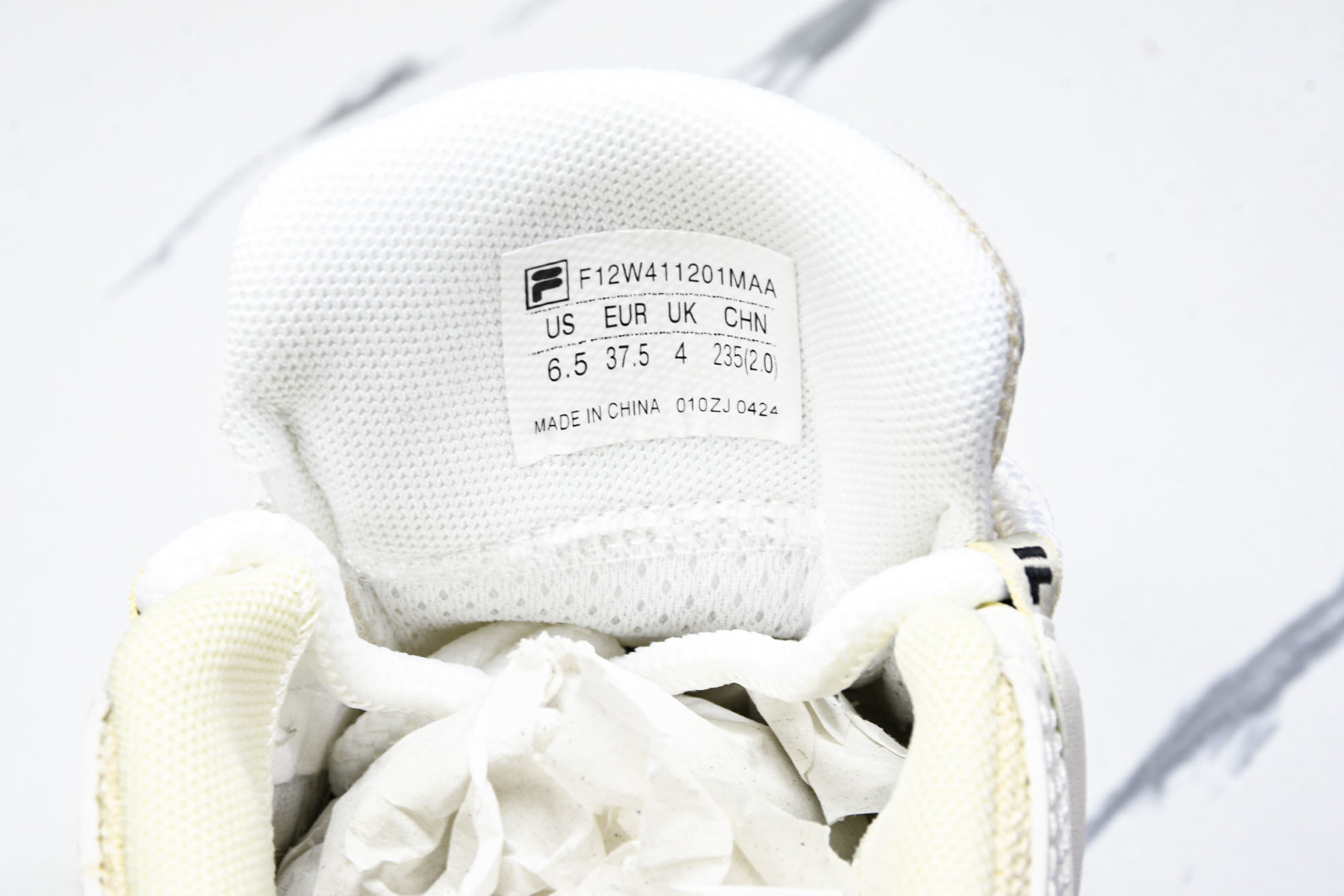  Fila Carrot 1.0 斐乐百搭休闲轻松舒适防滑减震耐磨鞋 12WMAA 尺寸 35.5 36