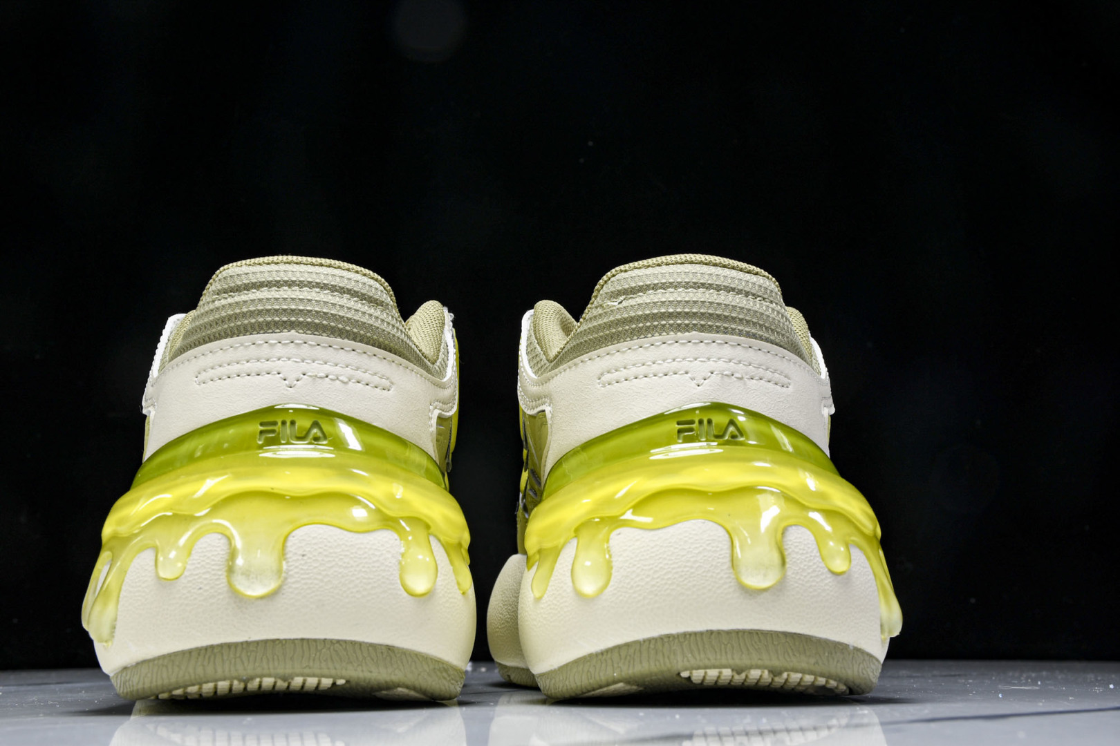  Fila Carrot 1.0 斐乐百搭休闲轻松舒适防滑减震耐磨鞋 F12WFAA 尺寸 35.5 3