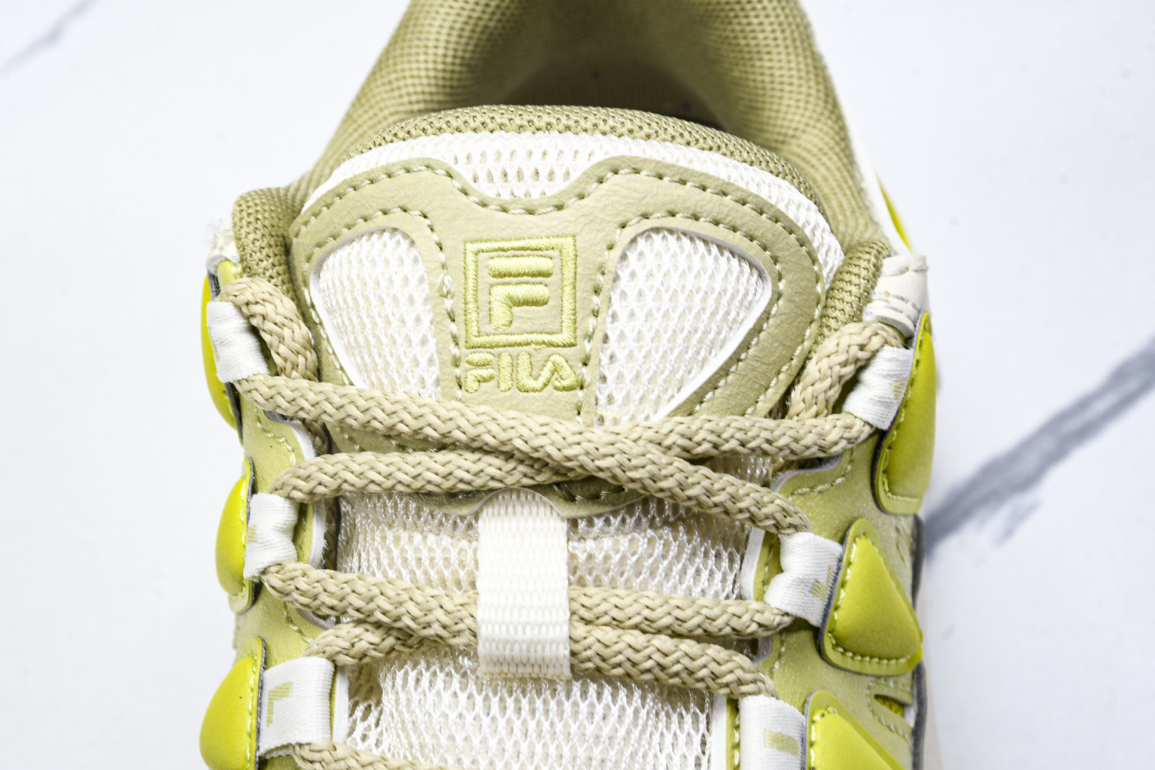 Fila Carrot 1.0 斐乐百搭休闲轻松舒适防滑减震耐磨鞋 F12WFAA 尺寸 35.5 3