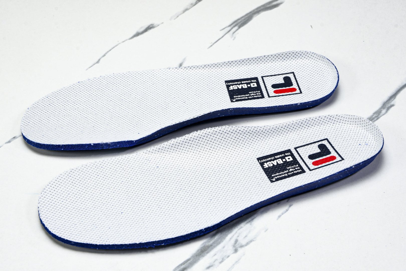  Fila Carrot 1.0 斐乐百搭休闲轻松舒适防滑减震耐磨鞋 F12WFAA 尺寸 35.5 3