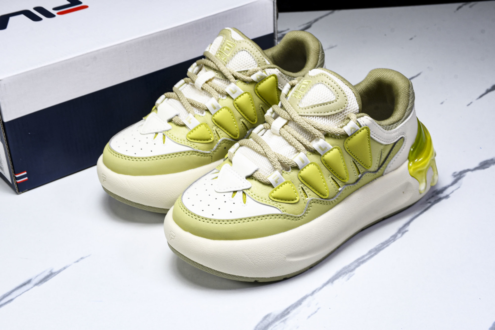 Fila Carrot 1.0 斐乐百搭休闲轻松舒适防滑减震耐磨鞋 F12WFAA 尺寸 35.5 3