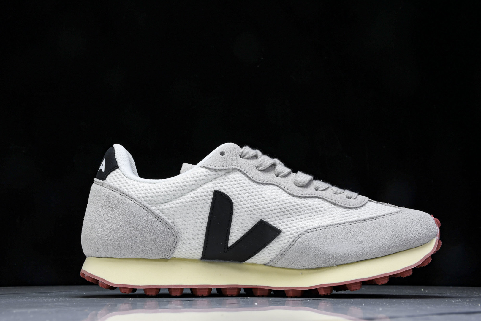  Veja Leather Extra Sneakers 法国国民V字经典运动休闲鞋 尺寸 36 37 