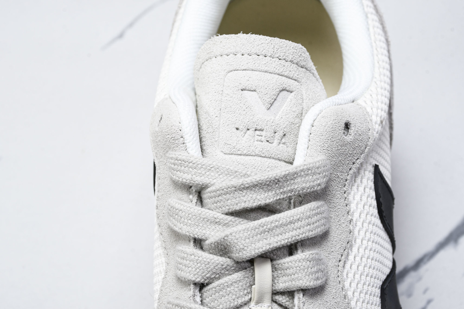  Veja Leather Extra Sneakers 法国国民V字经典运动休闲鞋 尺寸 36 37 