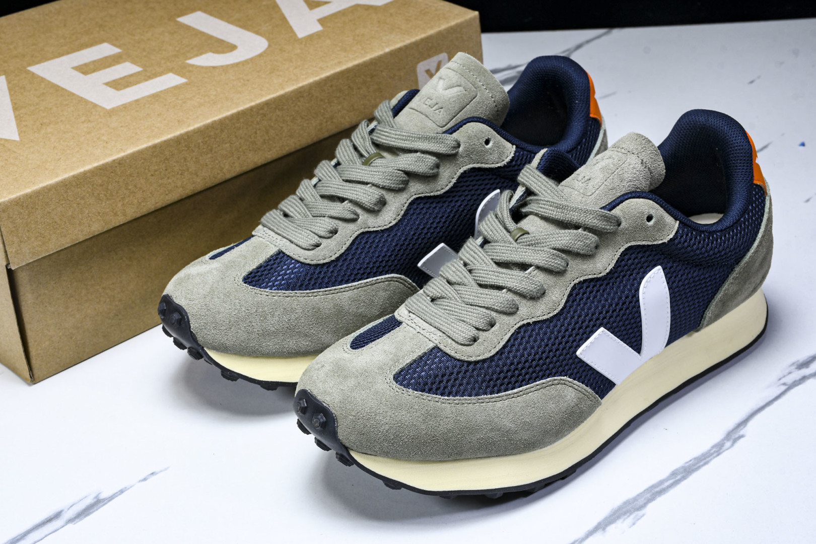  Veja Leather Extra Sneakers 法国国民V字经典运动休闲鞋1 尺寸 36 37