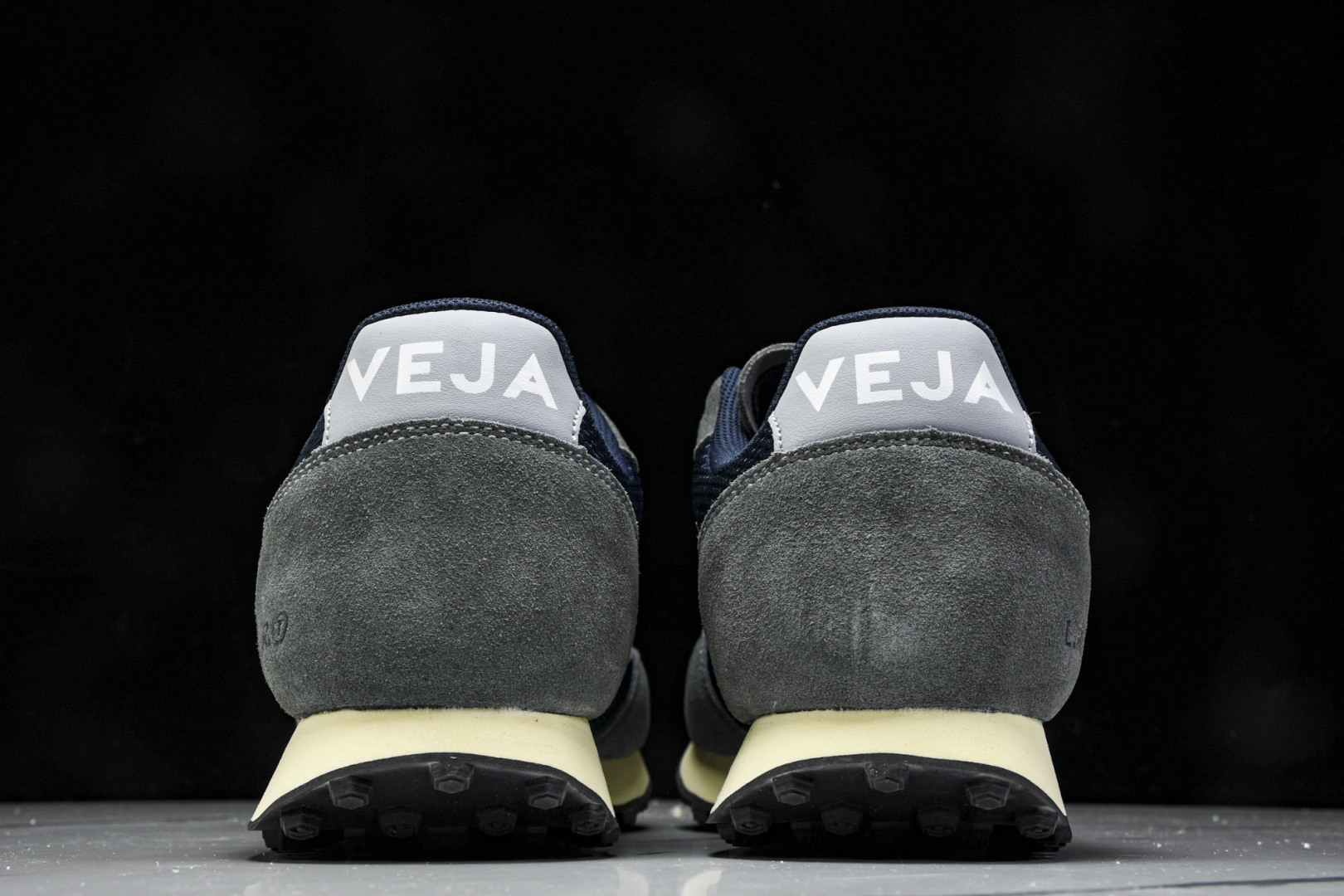  Veja Leather Extra Sneakers 法国国民V字经典运动休闲鞋2 尺寸 36 37