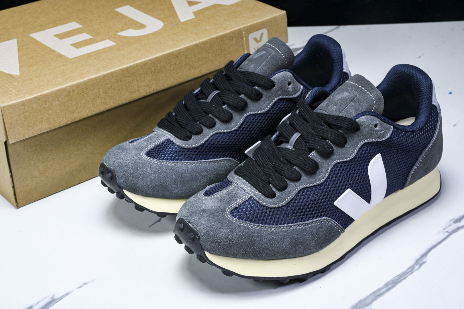  Veja Leather Extra Sneakers 法国国民V字经典运动休闲鞋2 尺寸 36 37