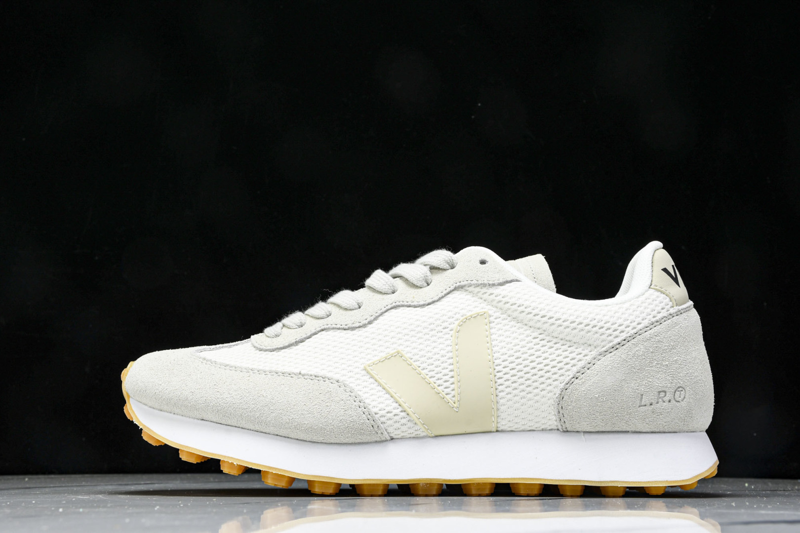  Veja Leather Extra Sneakers 法国国民V字经典运动休闲鞋3 尺寸 36 37