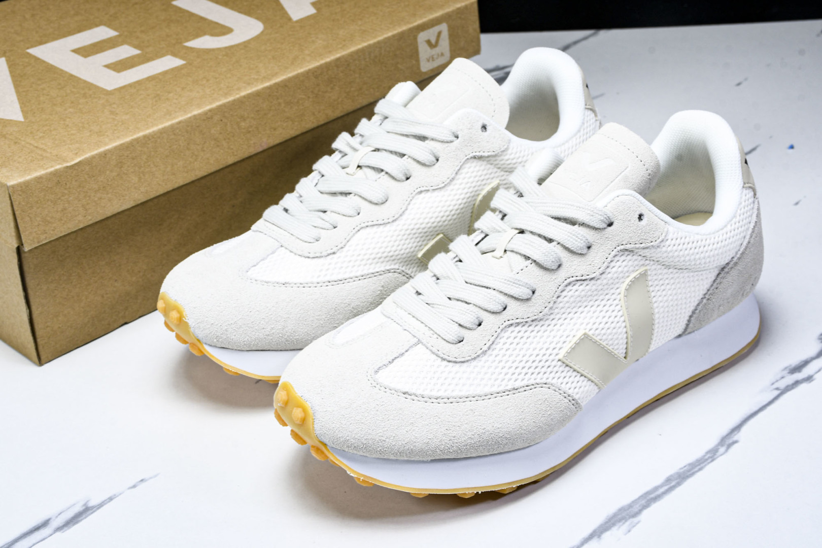  Veja Leather Extra Sneakers 法国国民V字经典运动休闲鞋3 尺寸 36 37