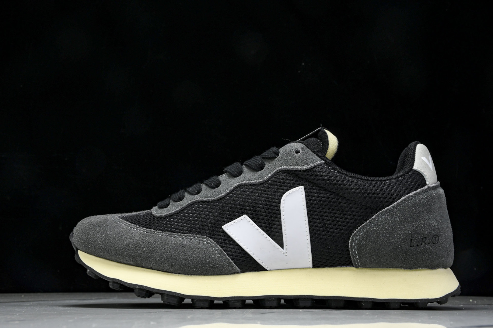  Veja Leather Extra Sneakers 法国国民V字经典运动休闲鞋4 尺寸 36 37