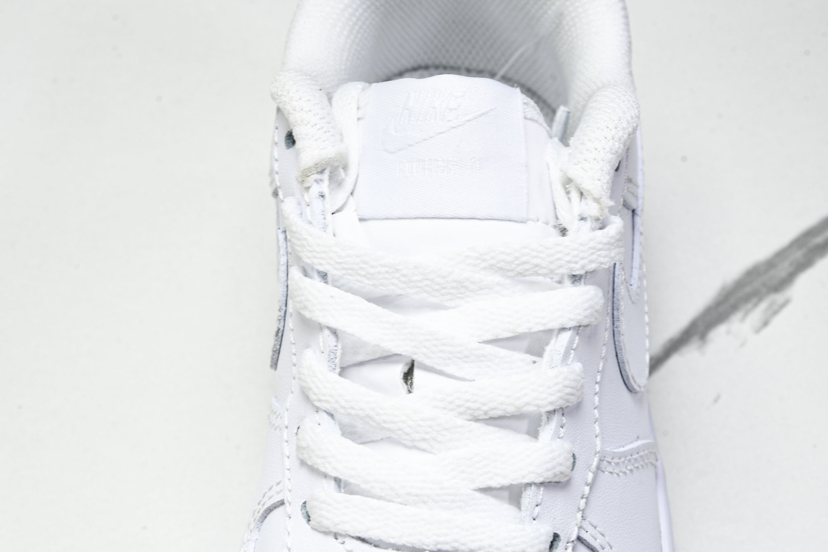  童鞋 Nk Air Force 1'07 Mid 空军一号 低邦 DH2925 111 尺寸 28 2