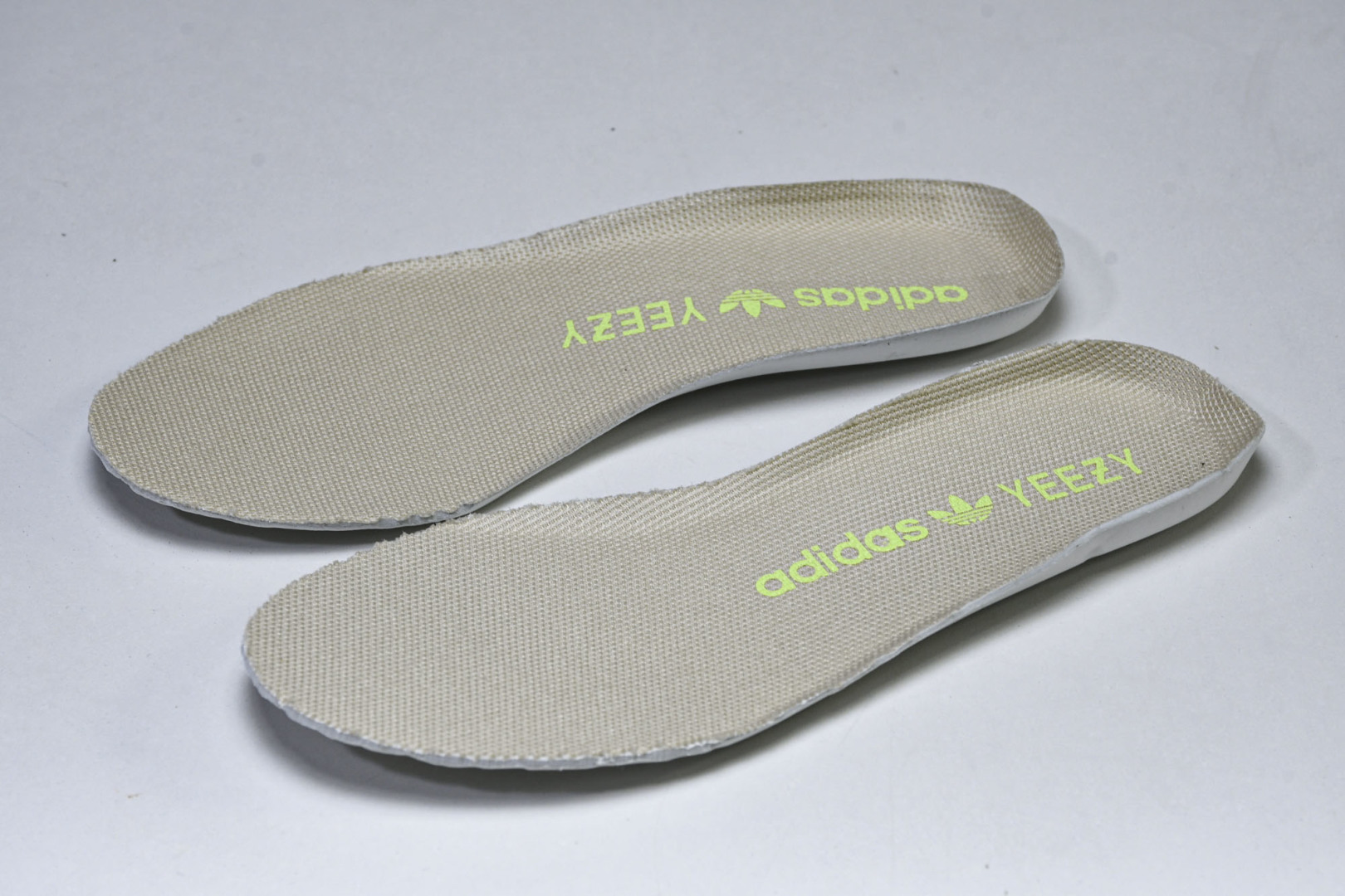 (儿童鞋)YEEZY BOOST 350 V2 真爆软底大小童运动鞋 天鹅白满天星 FW5318#真爆底
