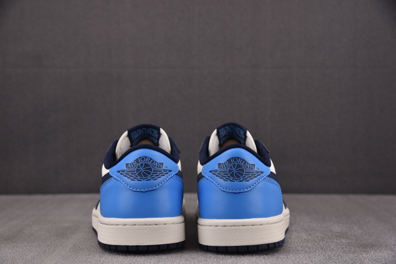  Air Jordan 1 Low OG Obsidian UNC 黑曜石低帮 CZ0790-400 尺