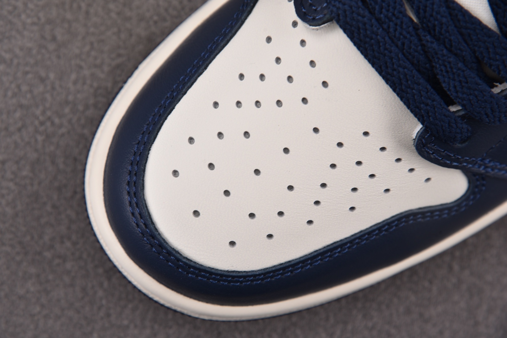  Air Jordan 1 Low OG Obsidian UNC 黑曜石低帮 CZ0790-400 尺