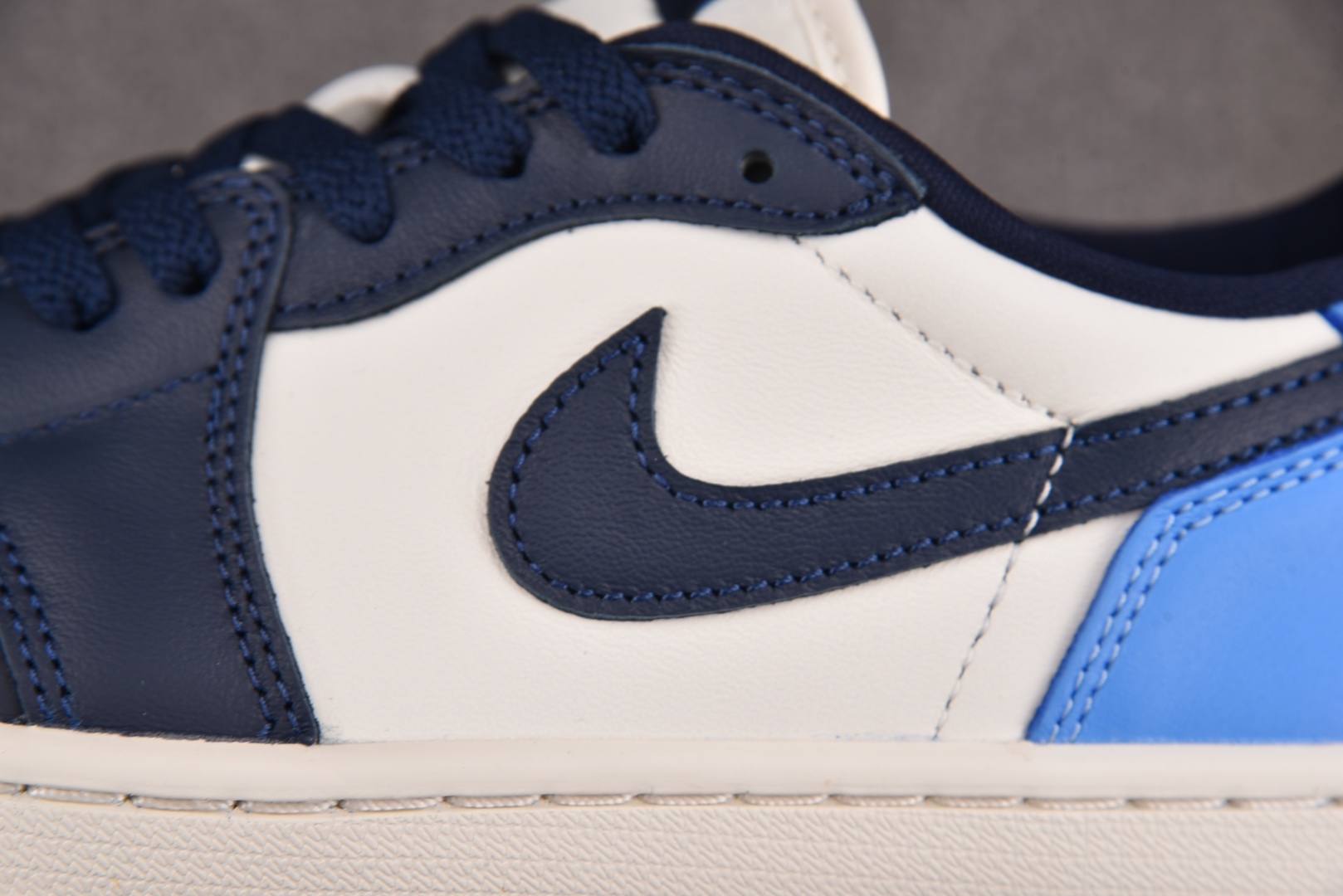  Air Jordan 1 Low OG Obsidian UNC 黑曜石低帮 CZ0790-400 尺