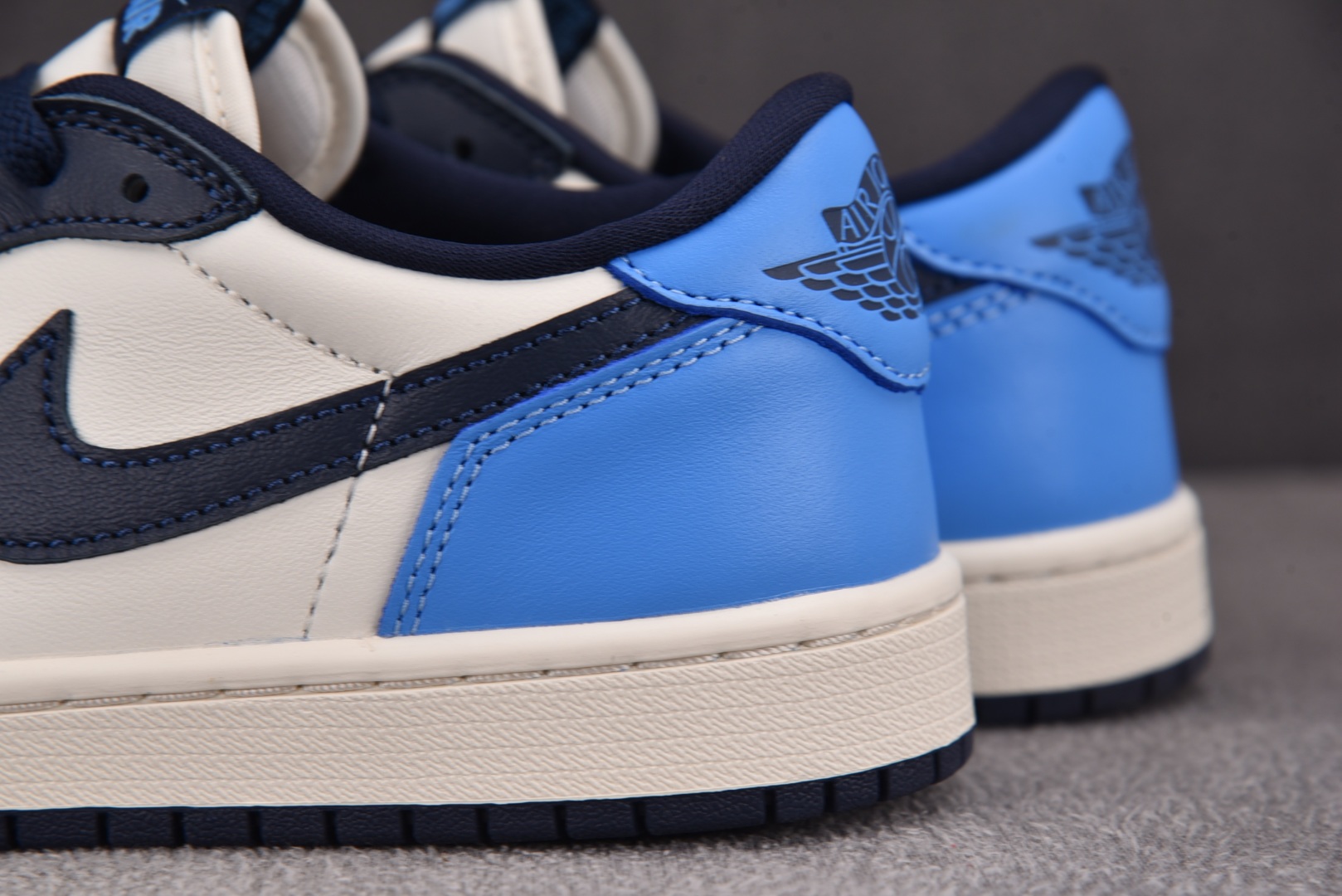 Air Jordan 1 Low OG Obsidian UNC 黑曜石低帮 CZ0790-400 尺