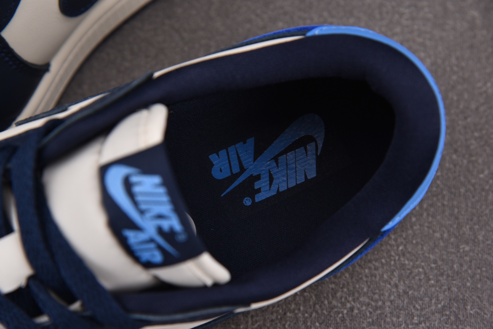  Air Jordan 1 Low OG Obsidian UNC 黑曜石低帮 CZ0790-400 尺