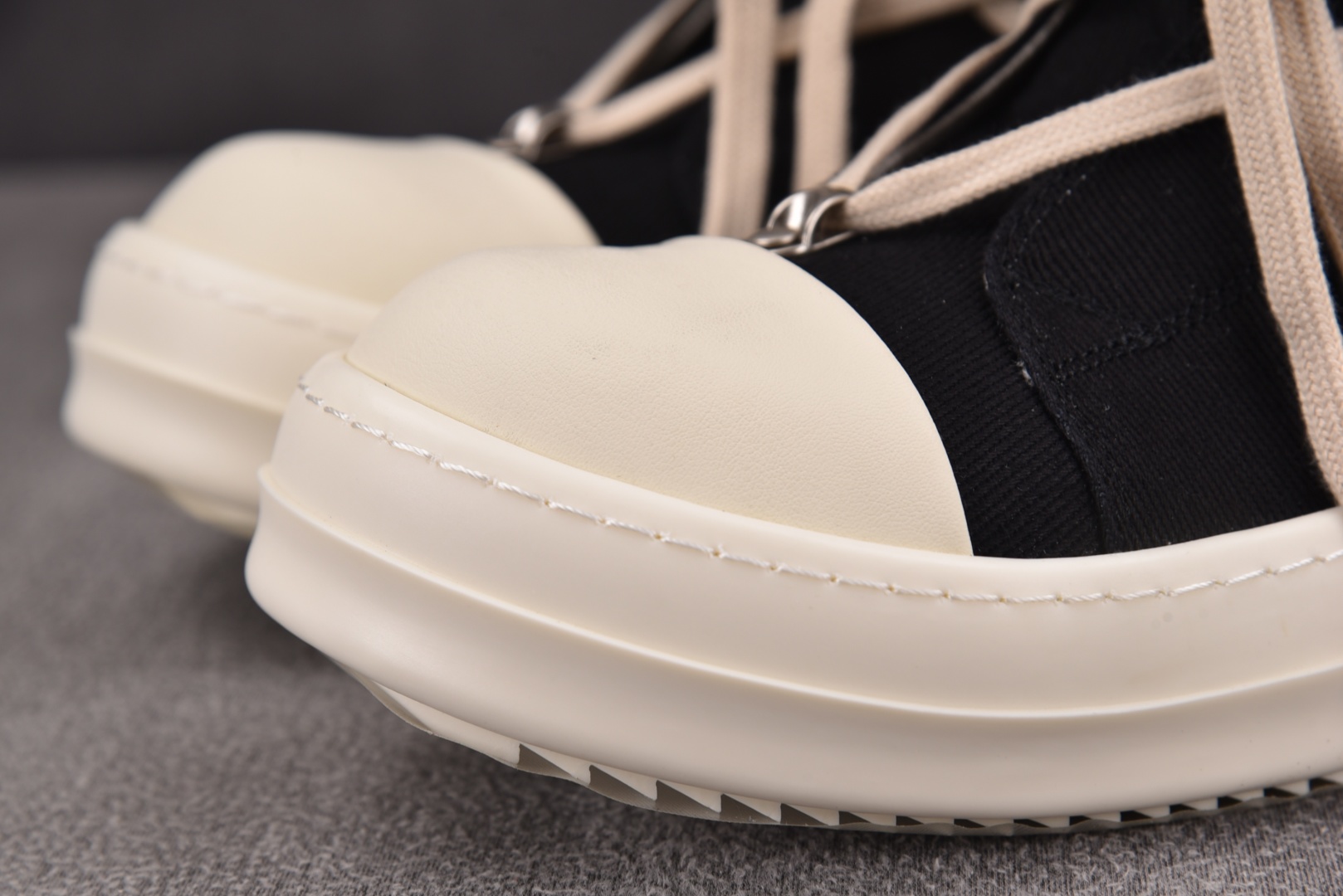  Rick Owens Drkshdw 黑布米白黑 尺码：36 37 38 39 40 41 42 43