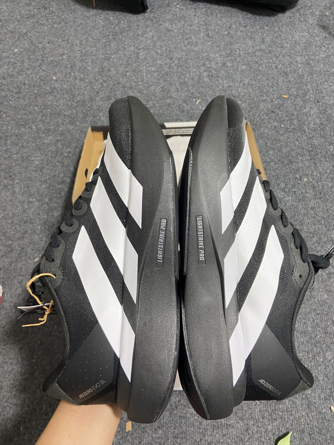 HD 本地
平台订单 adidas Adizero Evo SL 黑白

货号：J
尺码：36 36.5