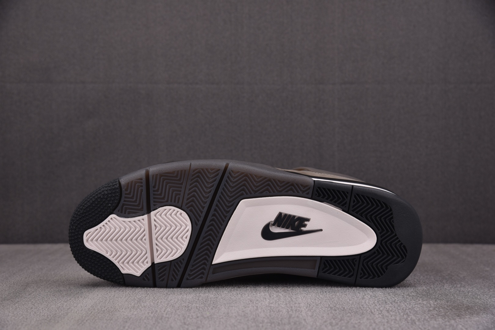  Air Jordan 4 Retro Cave Stone 黑棕 FV5029-200 尺寸 40 4