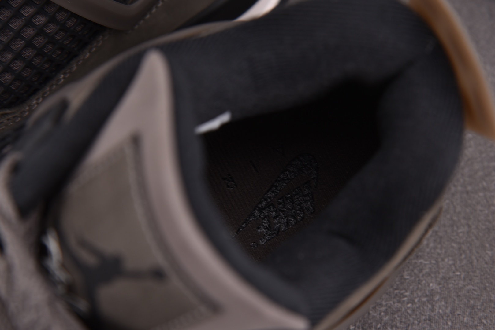  Air Jordan 4 Retro Cave Stone 黑棕 FV5029-200 尺寸 40 4