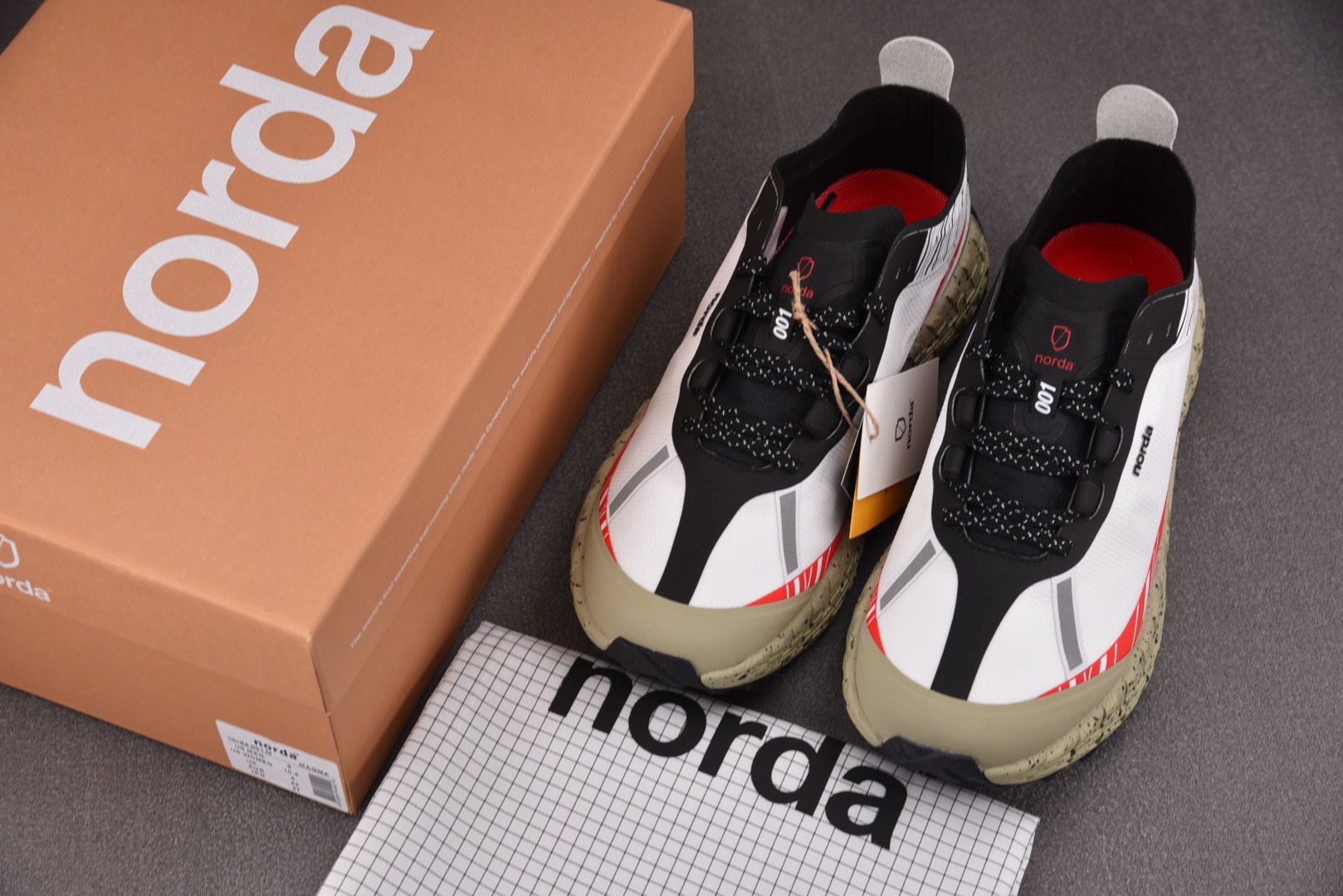  Ray Zahab x NORDA 001 白红灰 尺码：39 40 41 42 43 44 45 Y