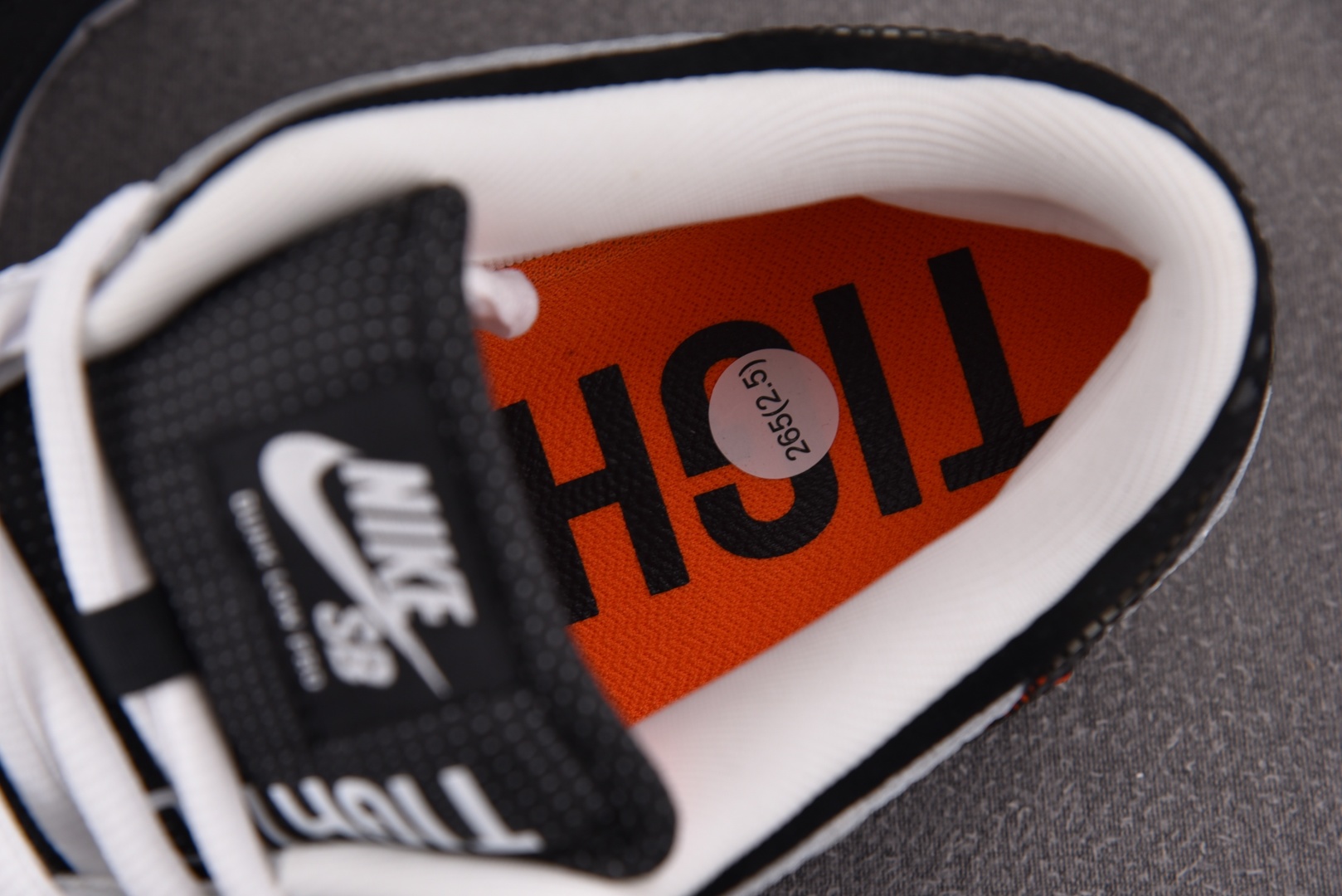  NK SB Dunk Low TIGHTBOOTH 黑白 FD2629-100 尺码：40 40.5 