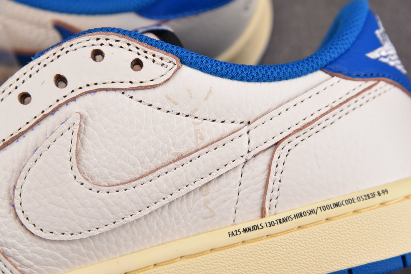  Fragment Design x Travis Scott Air Jordan 1 Low OG 