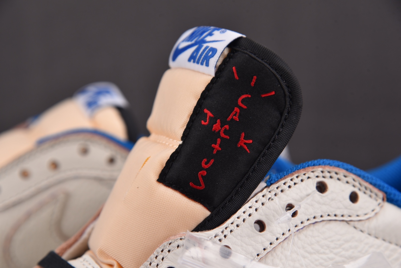  Fragment Design x Travis Scott Air Jordan 1 Low OG 