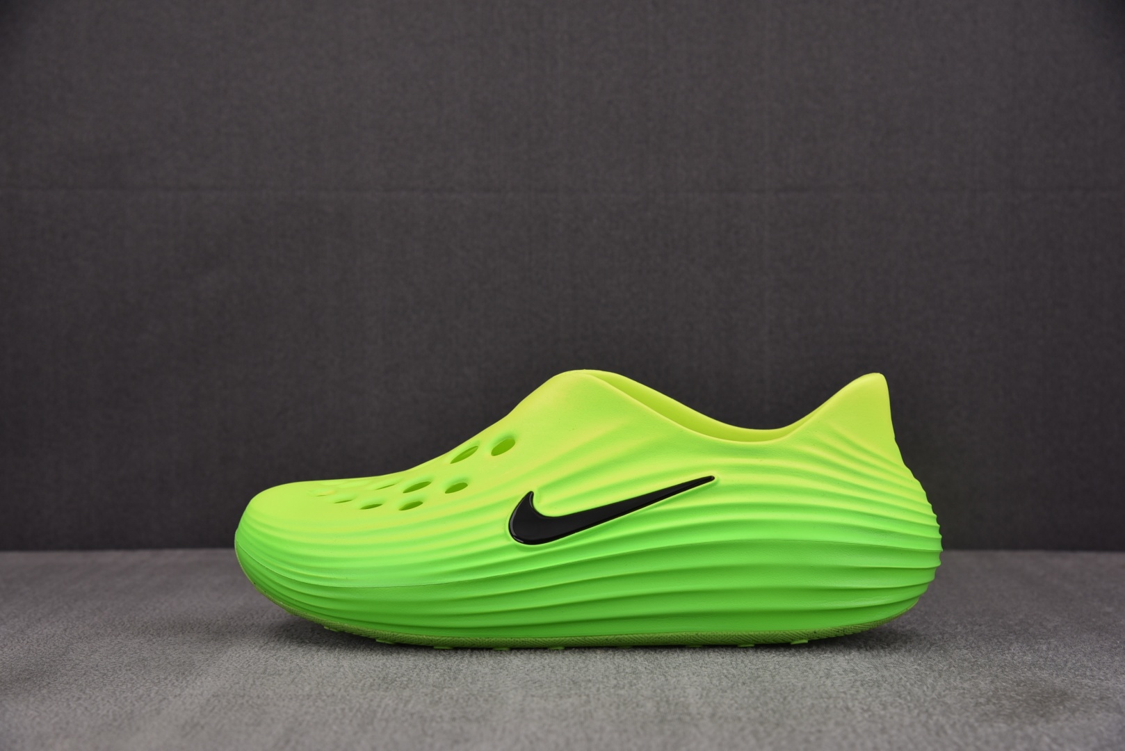  NK ReactX Rejuven8 Green Strike 渐变绿 HV5060-300 尺码：3
