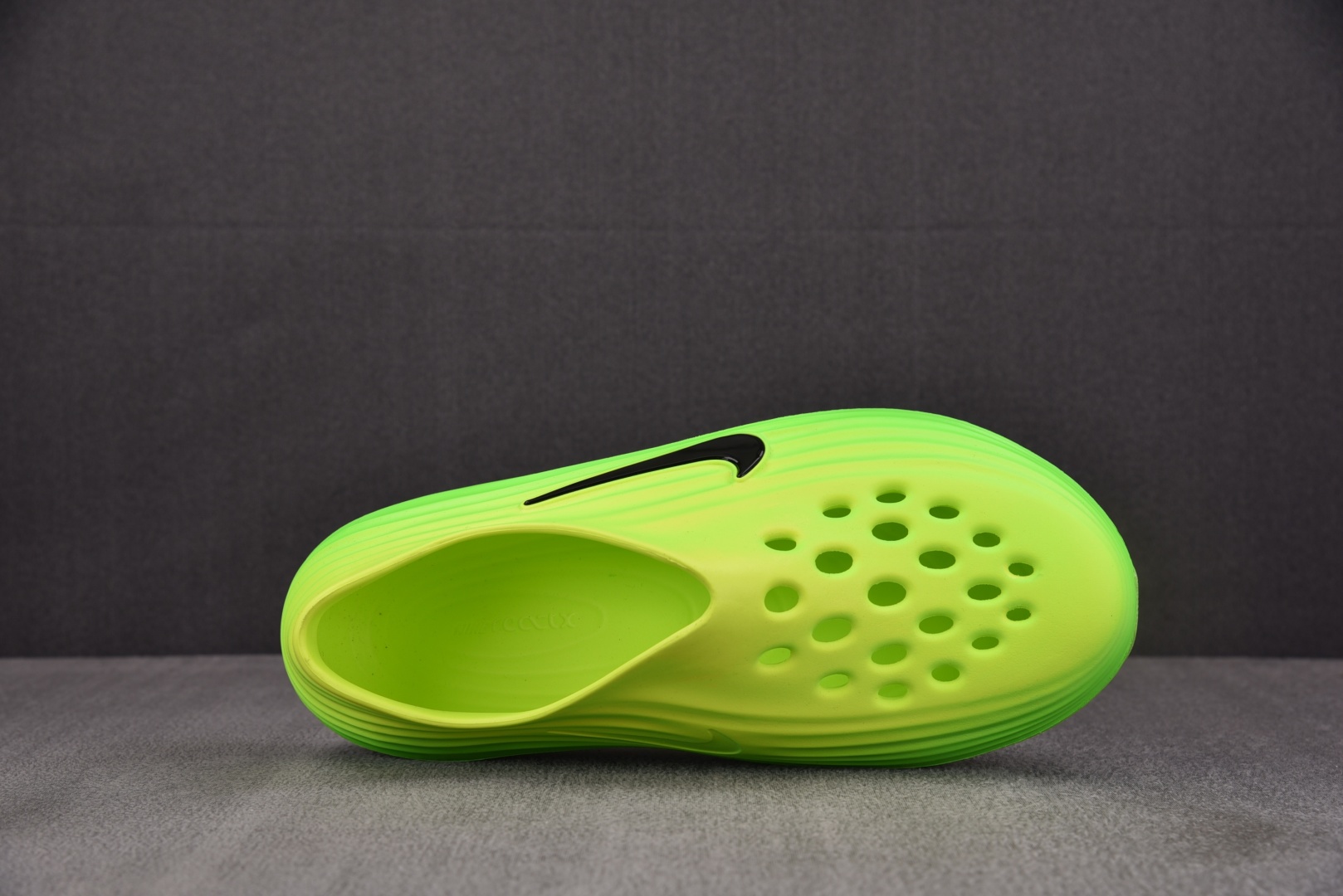  NK ReactX Rejuven8 Green Strike 渐变绿 HV5060-300 尺码：3