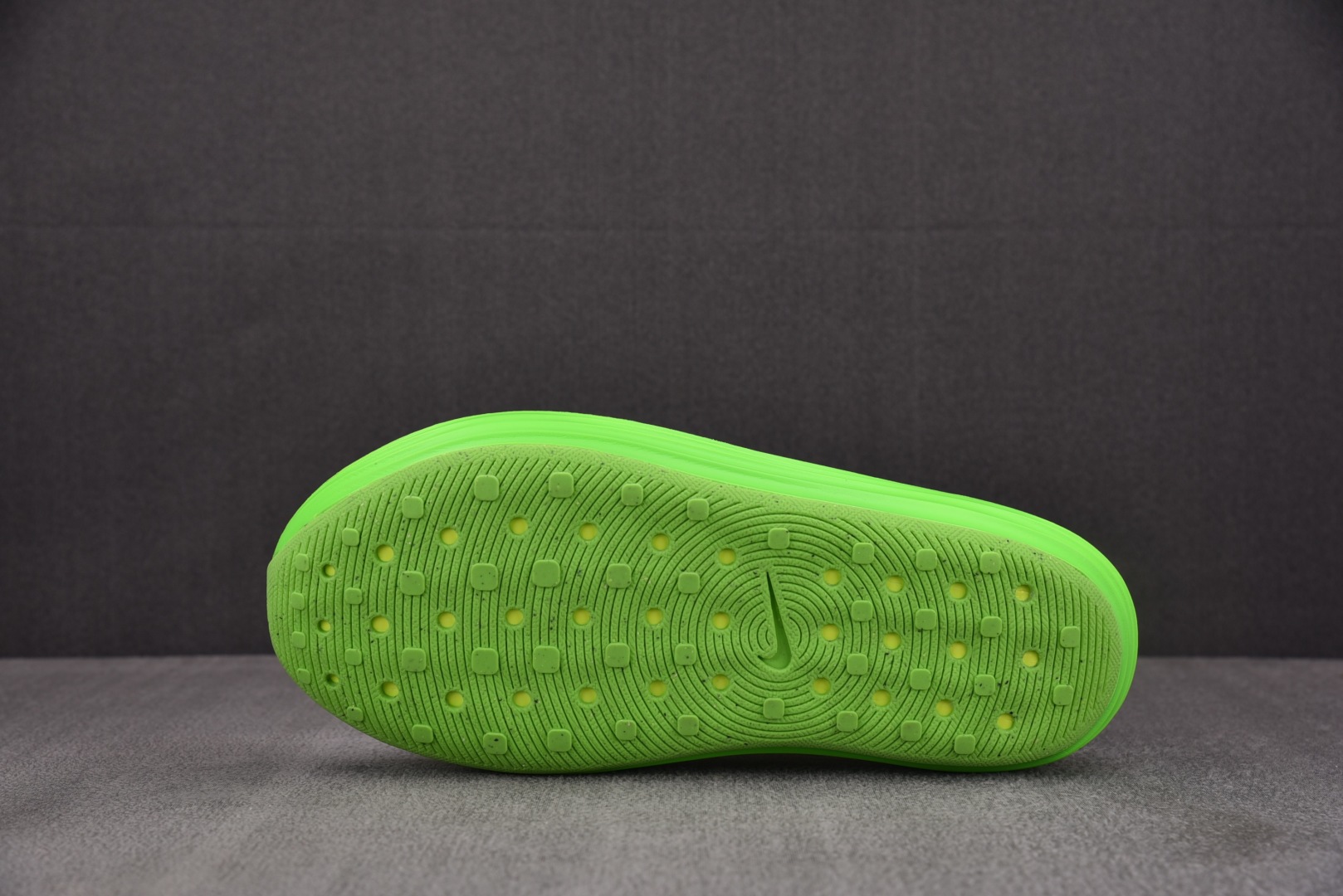  NK ReactX Rejuven8 Green Strike 渐变绿 HV5060-300 尺码：3