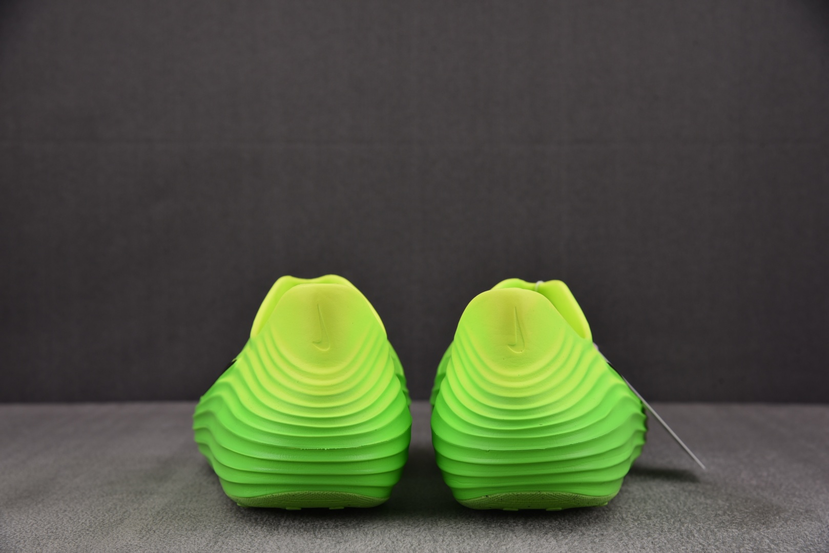  NK ReactX Rejuven8 Green Strike 渐变绿 HV5060-300 尺码：3