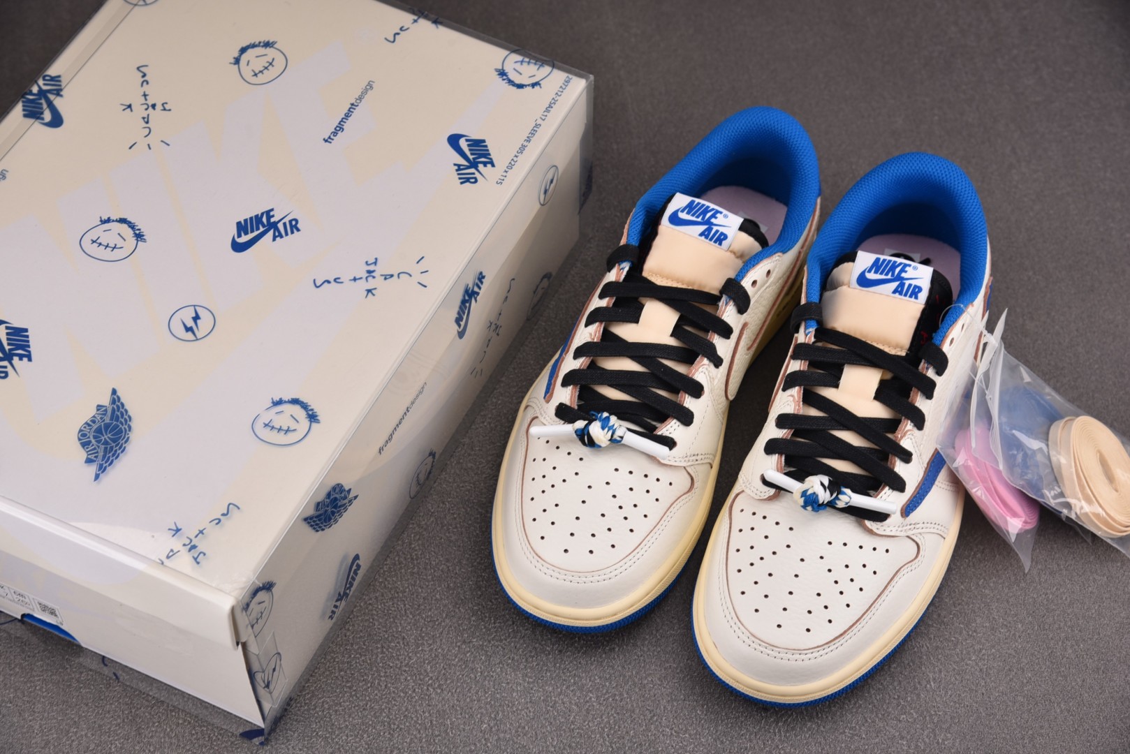  Fragment Design x Travis Scott Air Jordan 1 Low OG 