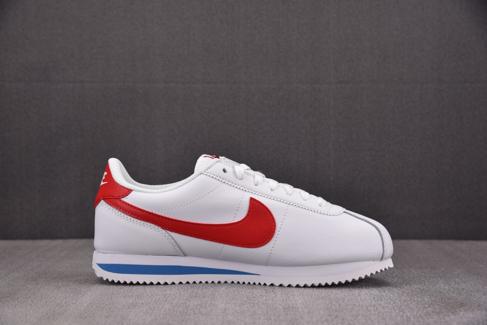  NK Cortez Forrest Gump 白红 DM4044-108 尺码：36 36.5 37.