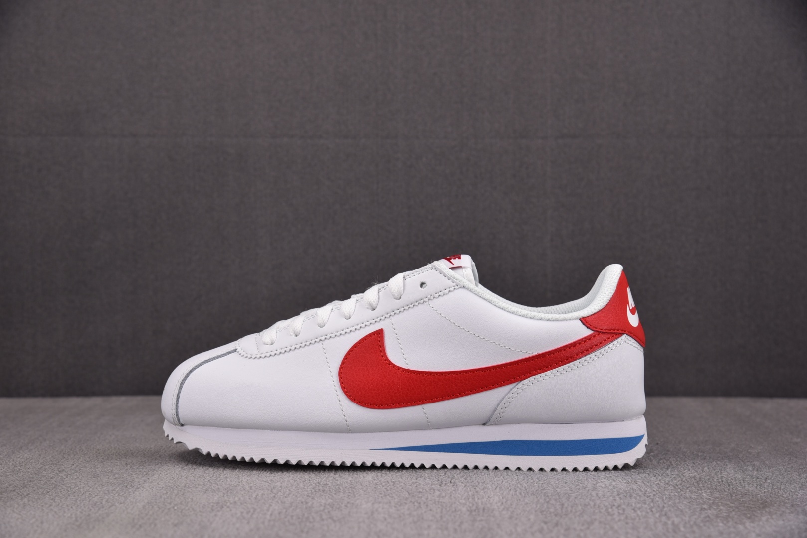  NK Cortez Forrest Gump 白红 DM4044-108 尺码：36 36.5 37.