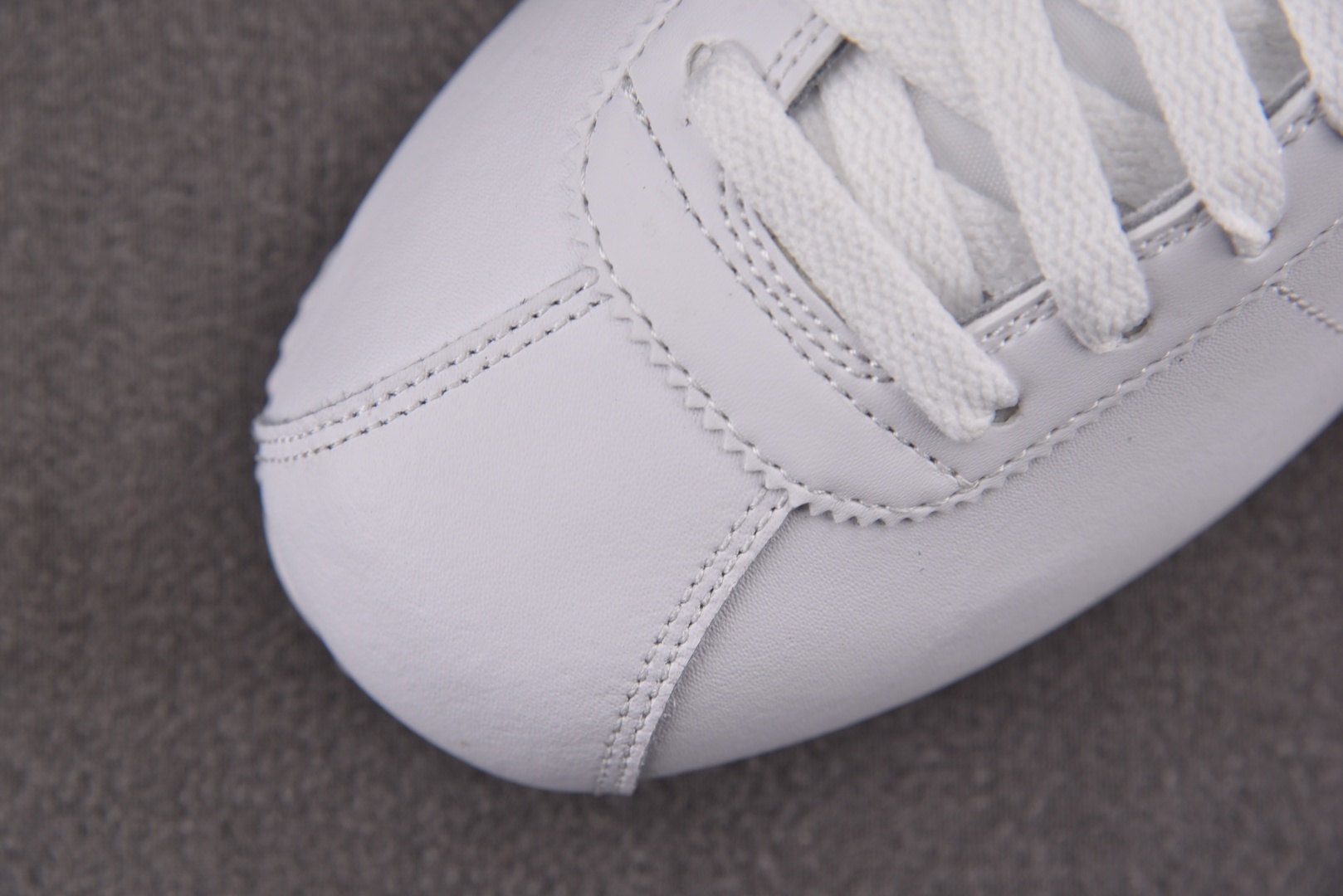  NK Cortez Forrest Gump 白红 DM4044-108 尺码：36 36.5 37.