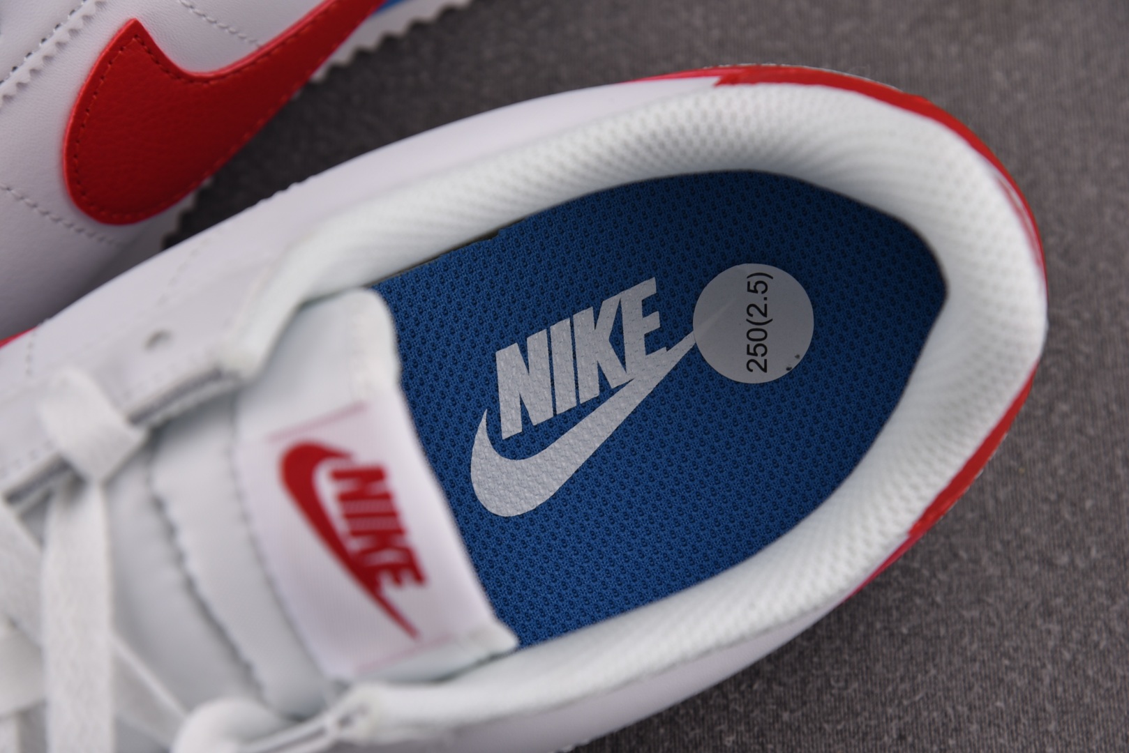  NK Cortez Forrest Gump 白红 DM4044-108 尺码：36 36.5 37.