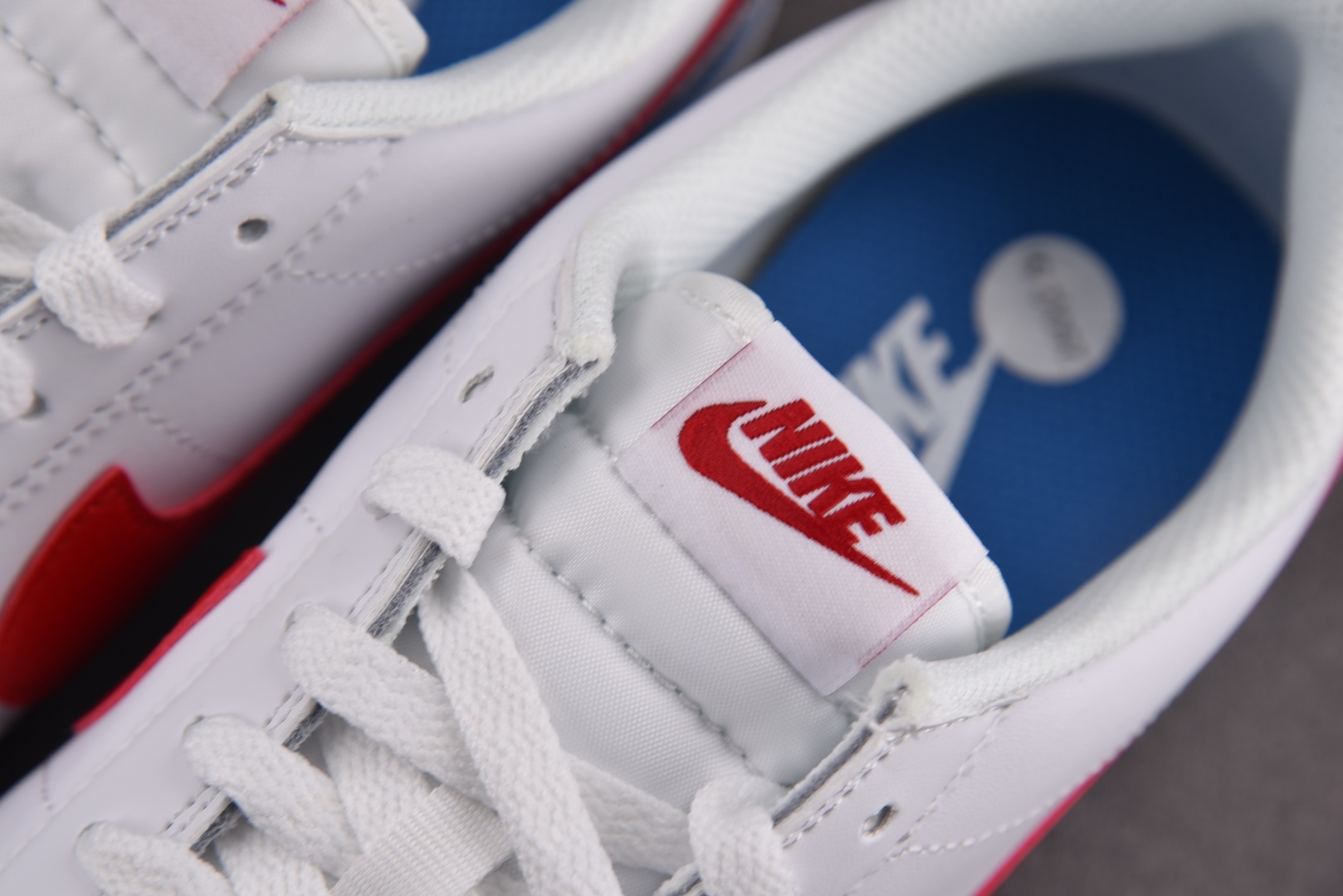 NK Cortez Forrest Gump 白红 DM4044-108 尺码：36 36.5 37.